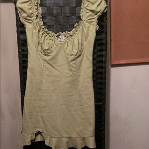 Princess Polly Light Green Ruffled Dress size 4